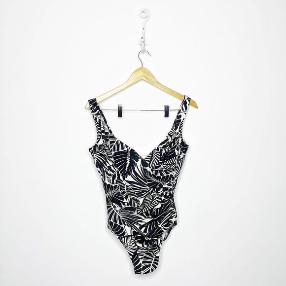 Miraclesuit Must Haves Escape one piece swimsuit black white palm leaf US 14 - Picture 1 of 8